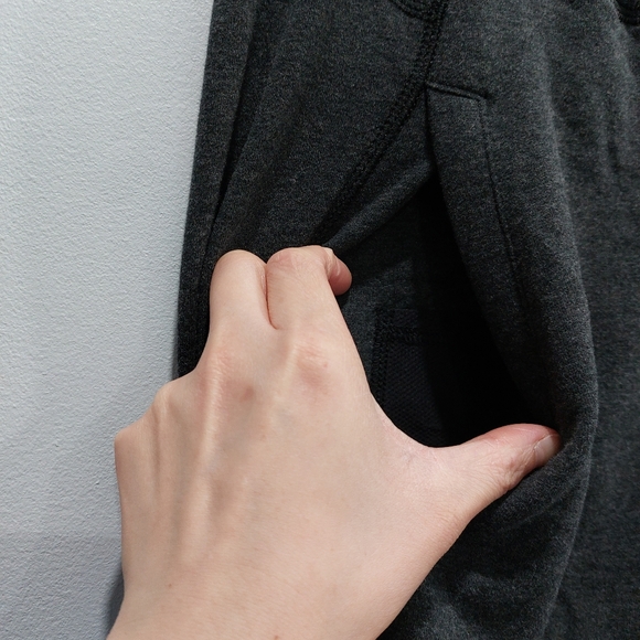 Lululemon Sattva Pant II Joggers Heathered Black Size 6 - Picture 3 of 8